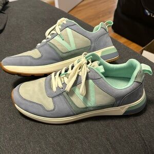 Vionic Women's Curran Rechelle Sneaker-Orthotic Insole Arch Support, size 9